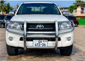 Toyota Hilux 2011 White