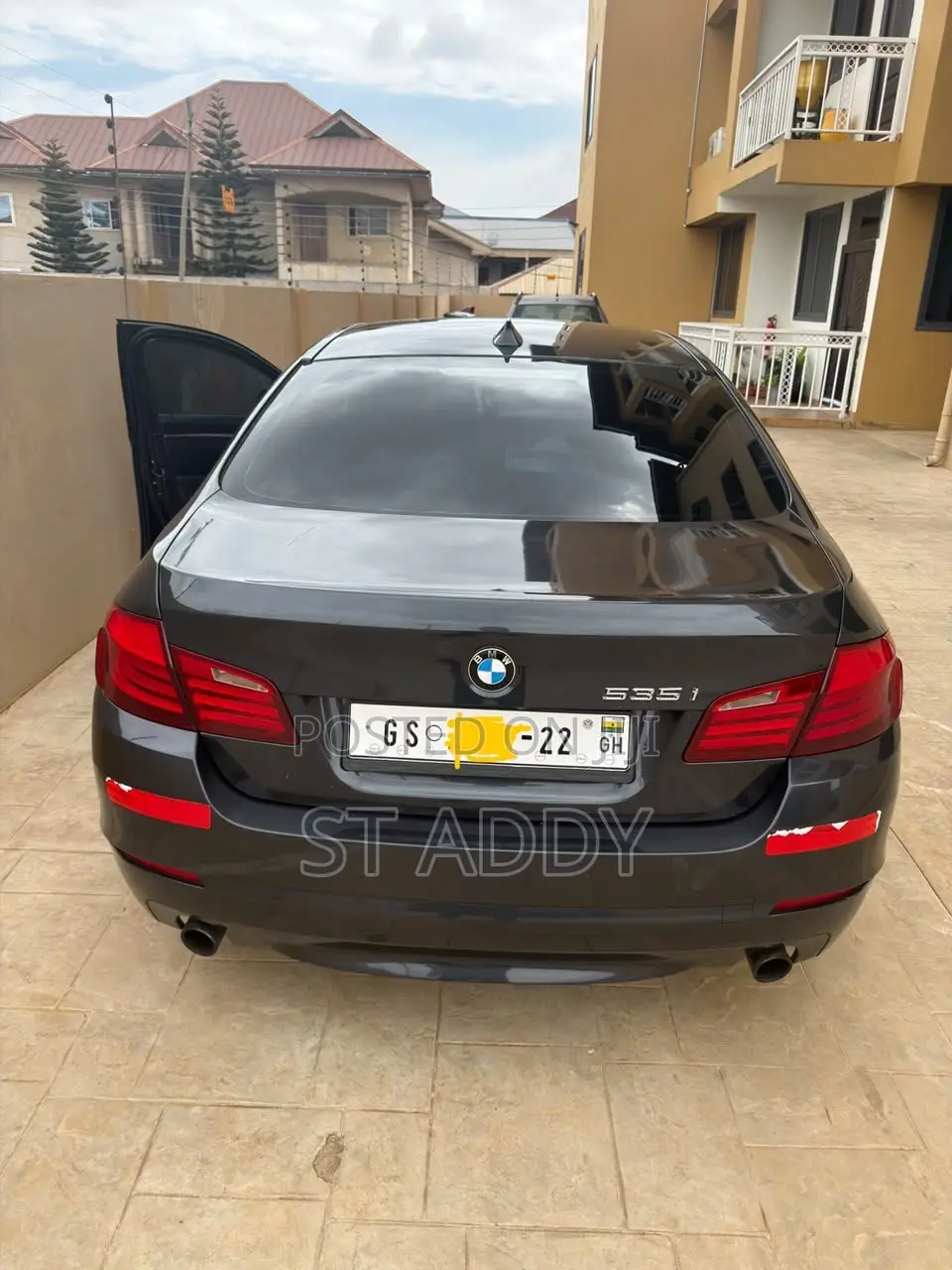 BMW 528i 2011 Gray