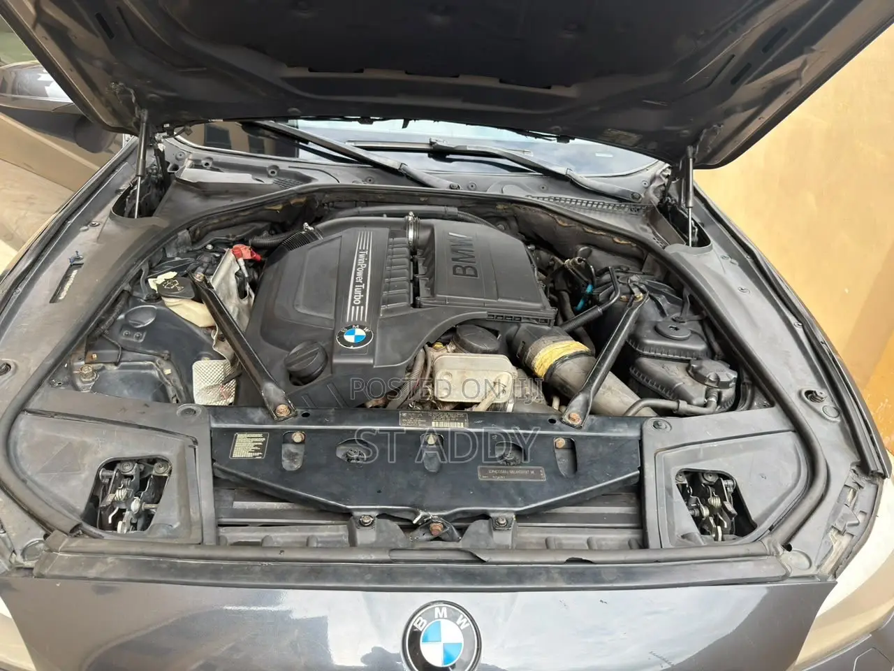 BMW 528i 2011 Gray
