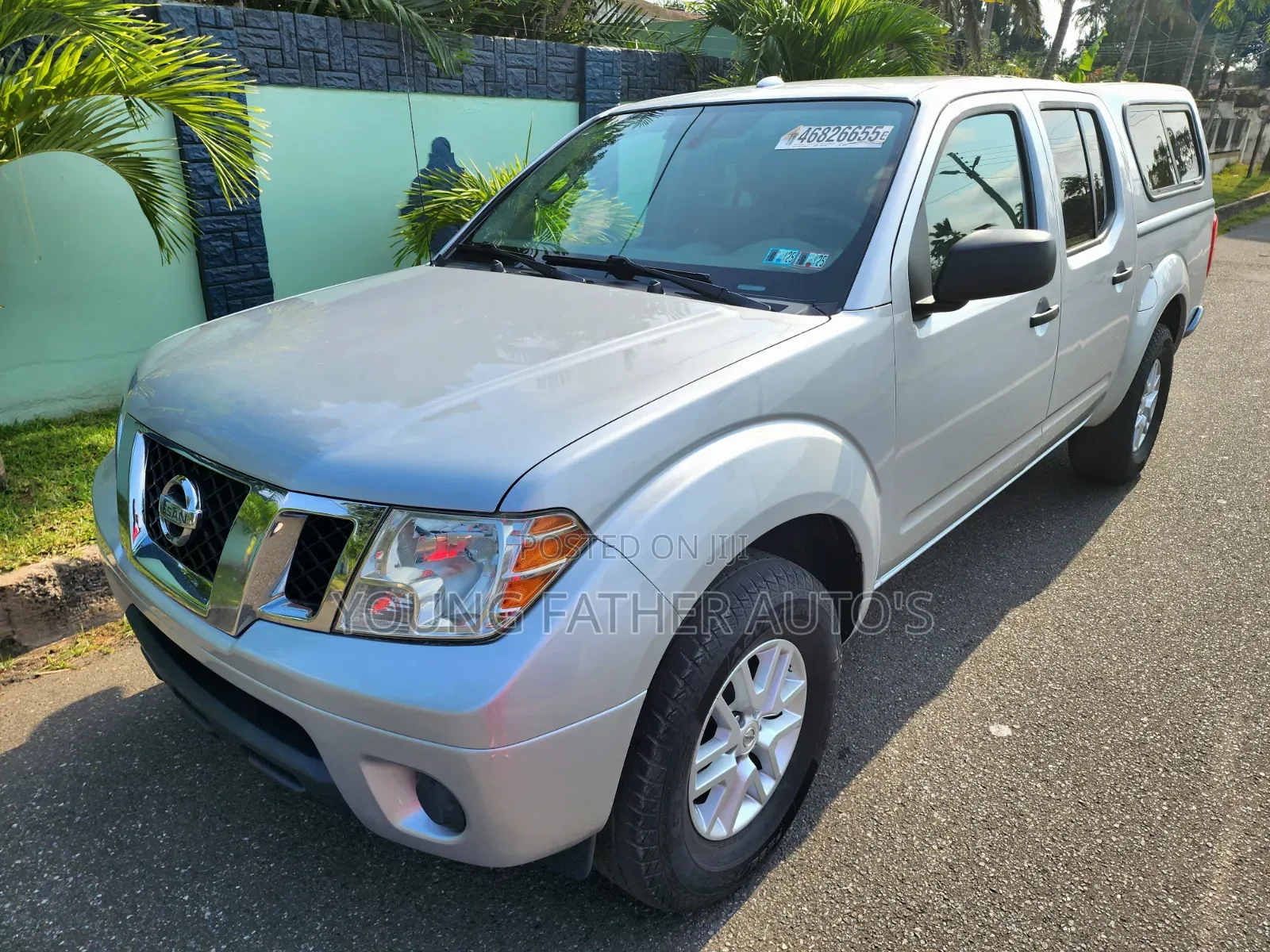 Nissan Frontier SL 4x4 Crew Cab 6 ft. box 139.9 in. WB 2016 Gray
