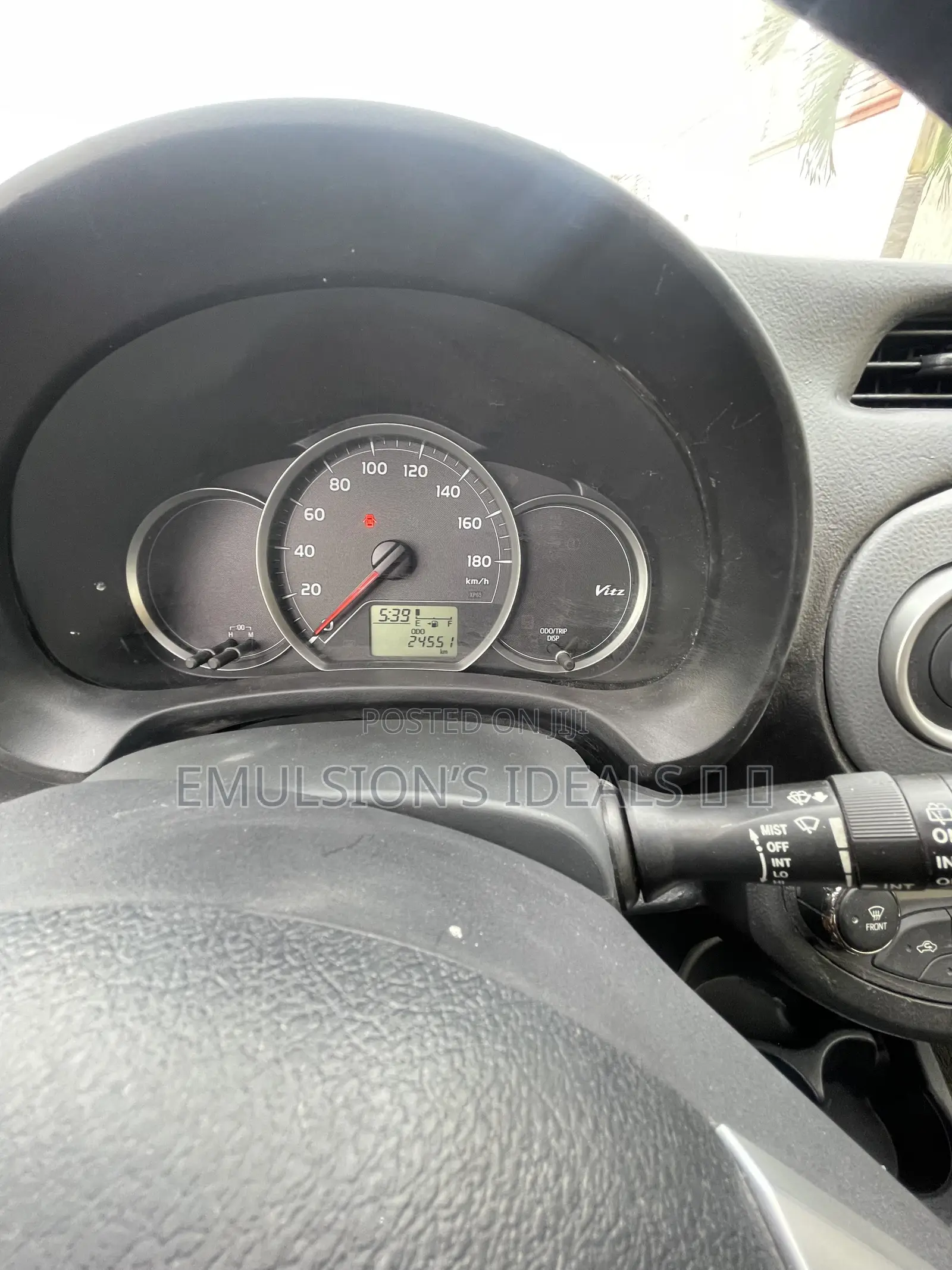 Toyota Vitz 2014 Silver