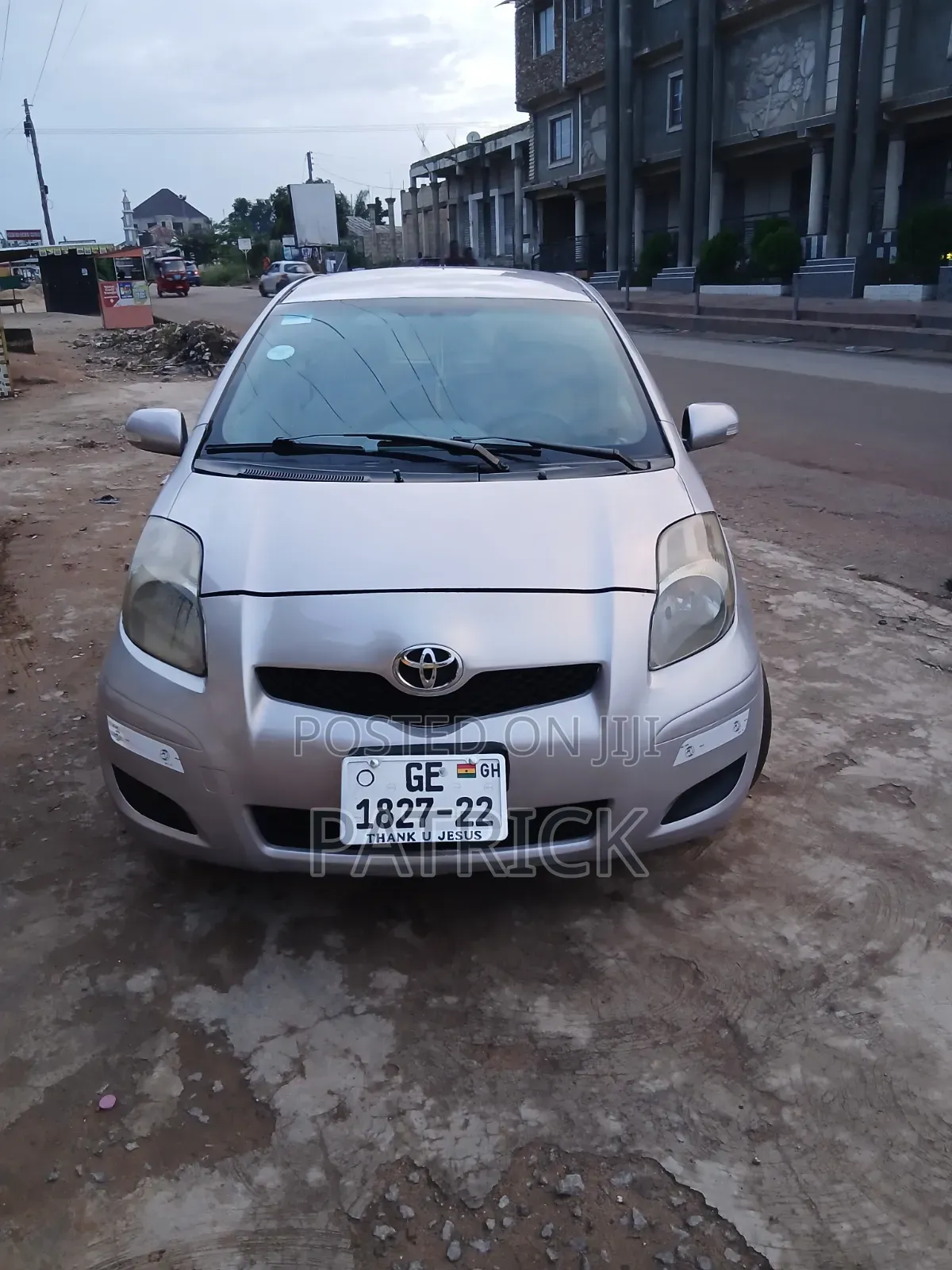 Toyota Vitz 1.3 FWD 5dr 2010 Silver