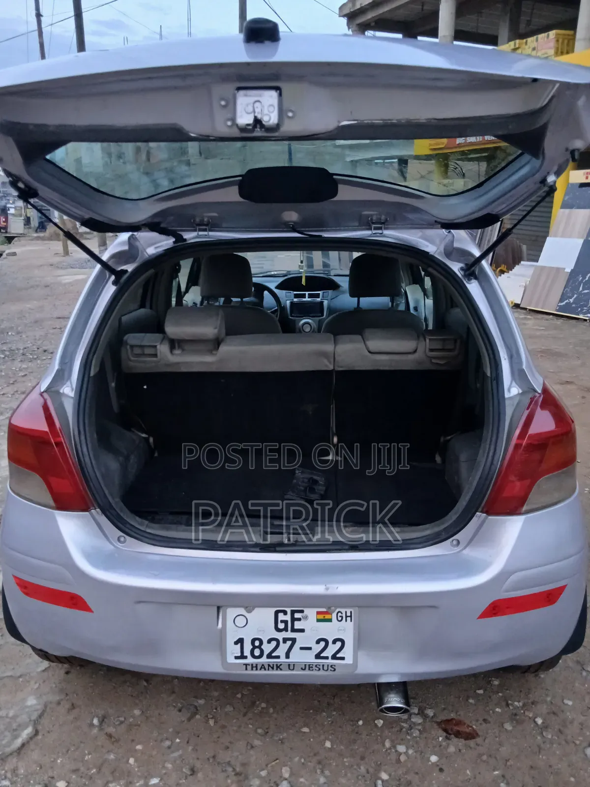 Toyota Vitz 1.3 FWD 5dr 2010 Silver