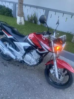 Yamaha YBR 2025 Red