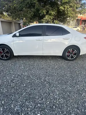 Toyota Corolla 2018 White