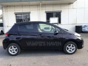Toyota Vitz 1.3 FWD 3dr 2013 Black