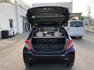 Toyota Vitz 1.3 FWD 3dr 2013 Black