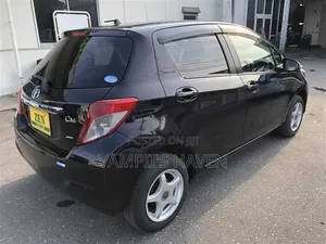 Toyota Vitz 1.3 FWD 3dr 2013 Black