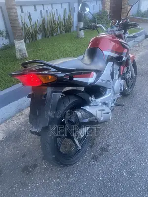 Yamaha YBR 2025 Red
