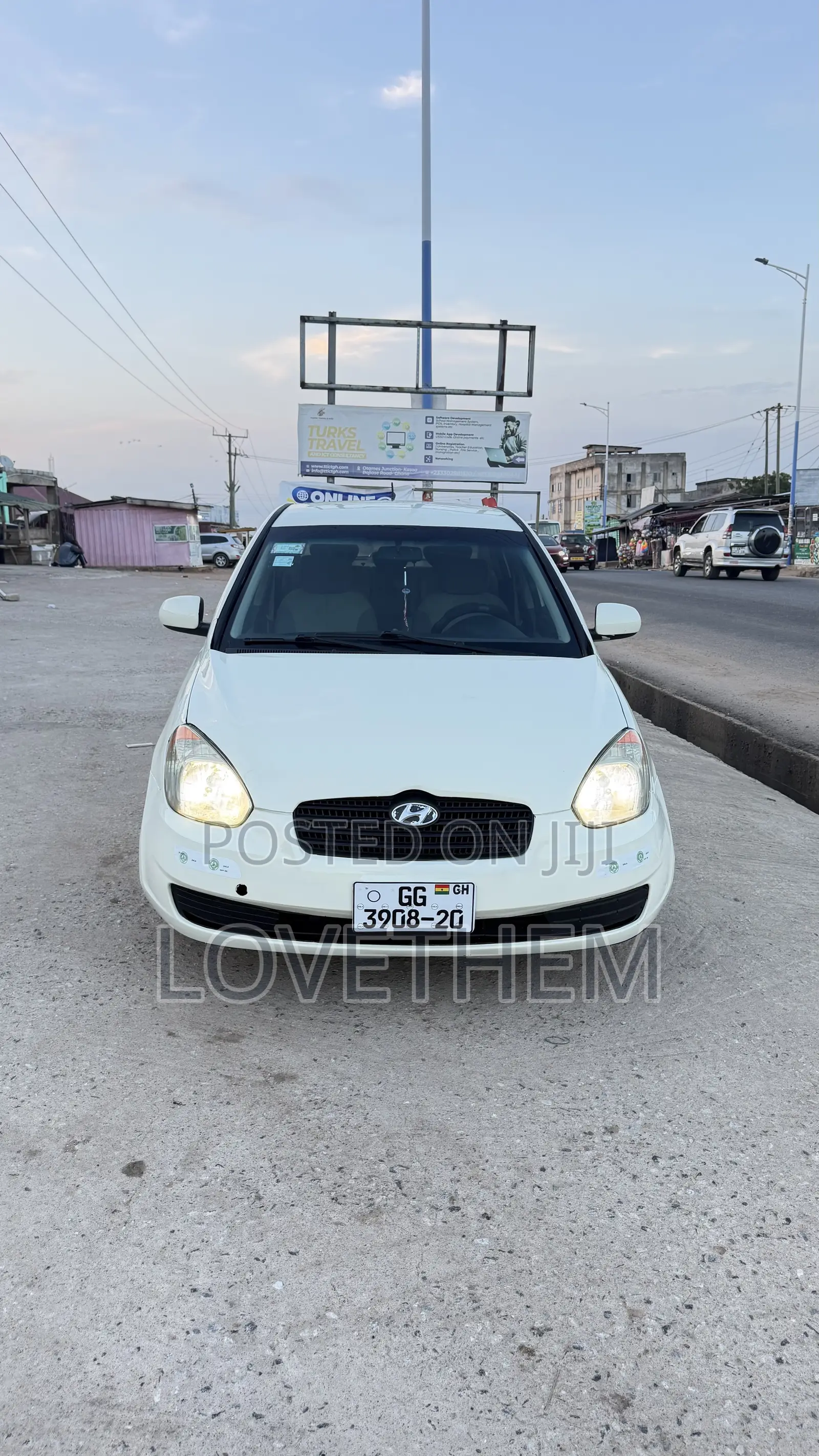 Hyundai Accent 2010 Off white