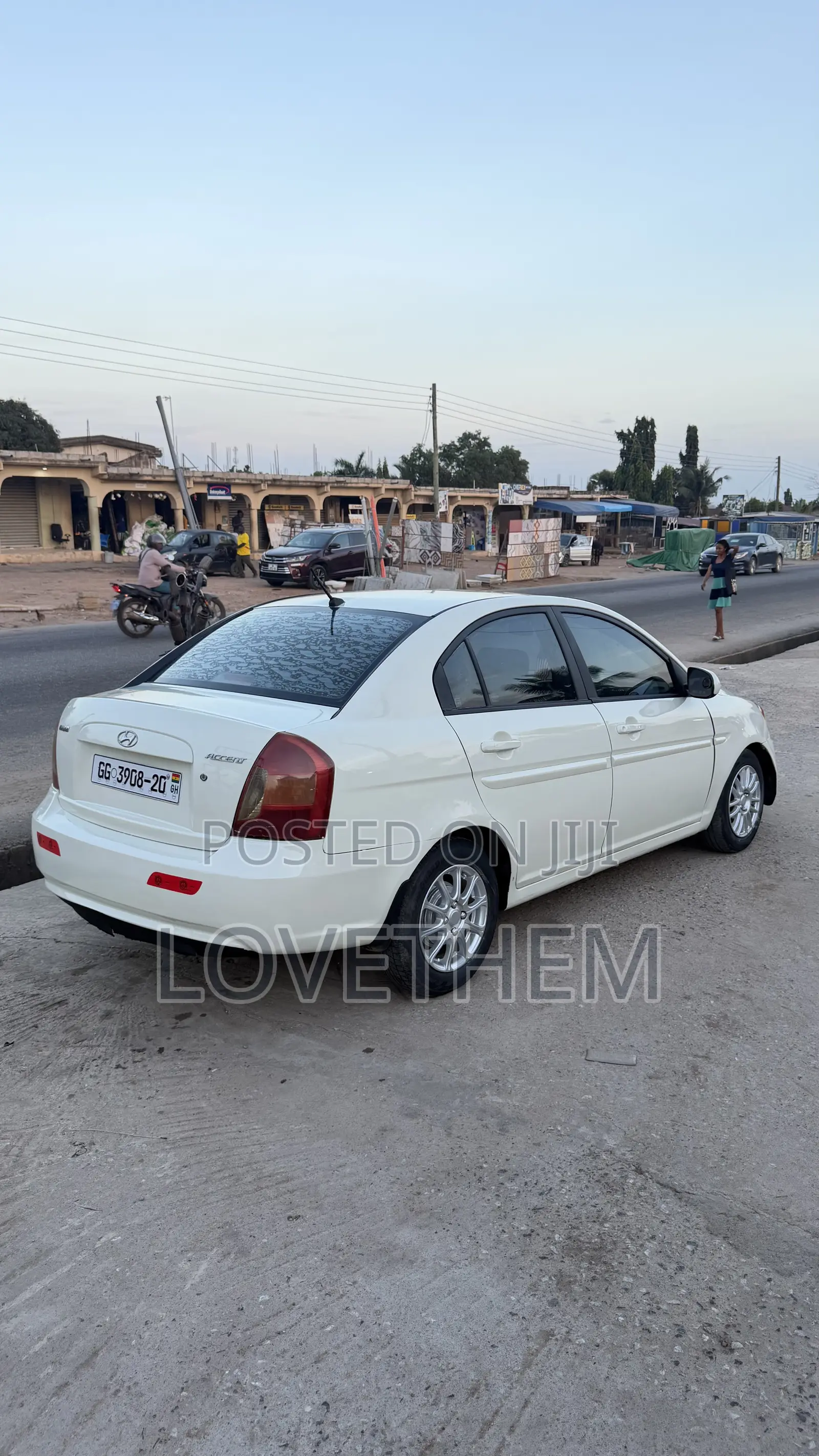 Hyundai Accent 2010 Off white