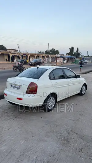 Hyundai Accent 2010 Off white