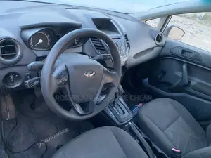 Ford Fiesta SE 4dr Sedan (1.6L 4cyl 5M) 2015 Silver