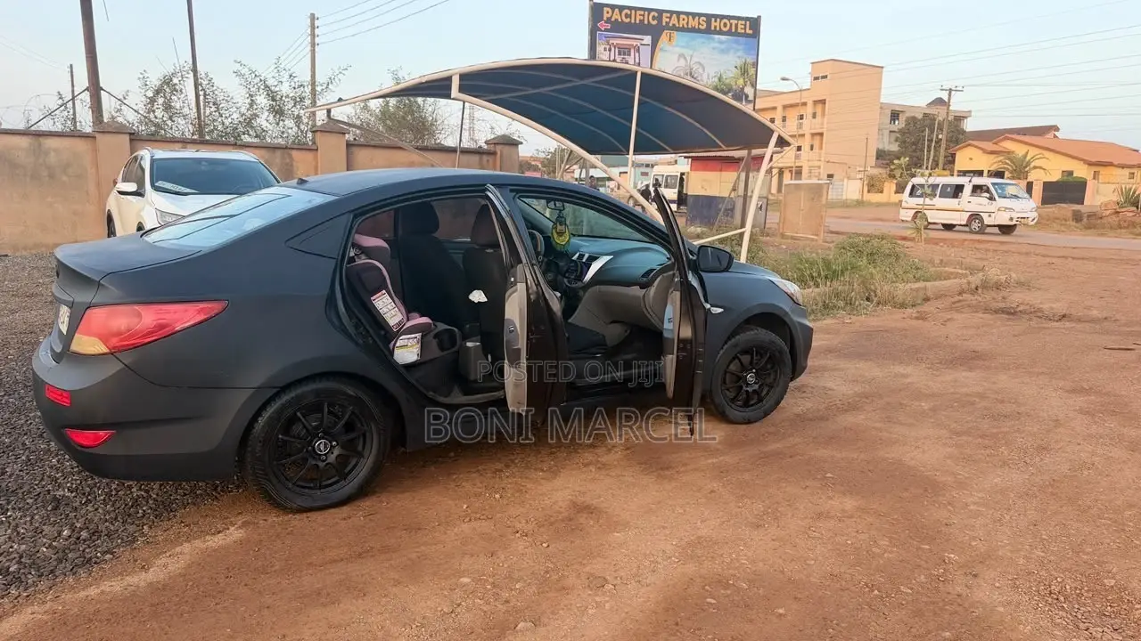 Hyundai Accent GLS 4dr Sedan (1.6L 4cyl 6M) 2014 Black
