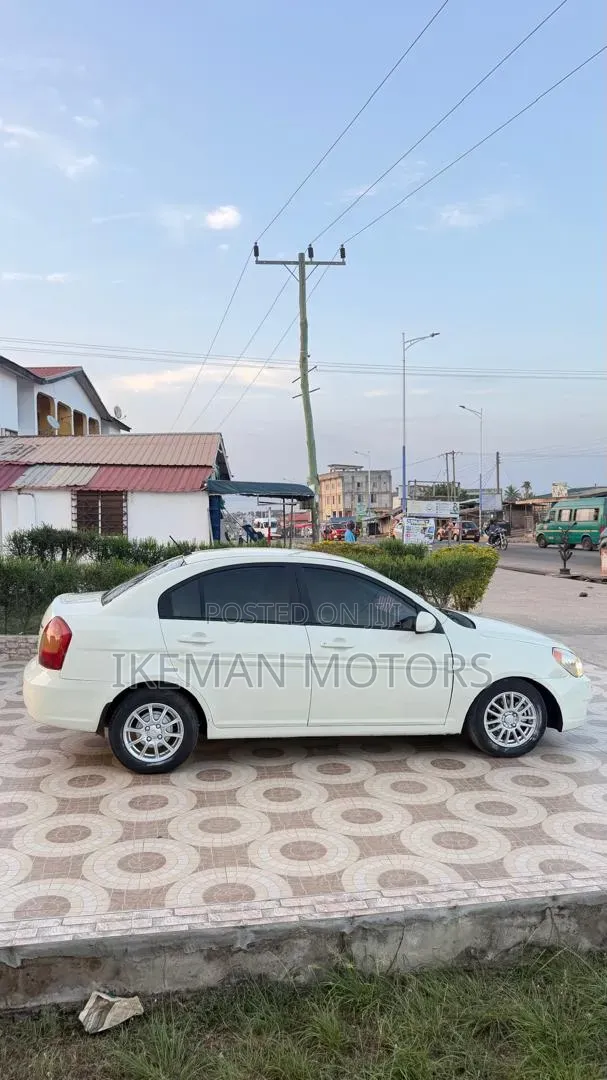 Hyundai Accent GLS Automatic 2010 White