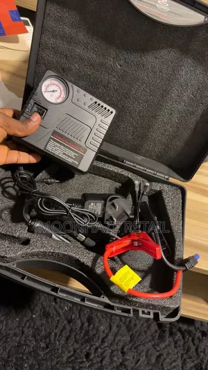 High Power Car Jump Starter Kit With Air Compressor / Tyre Inflator