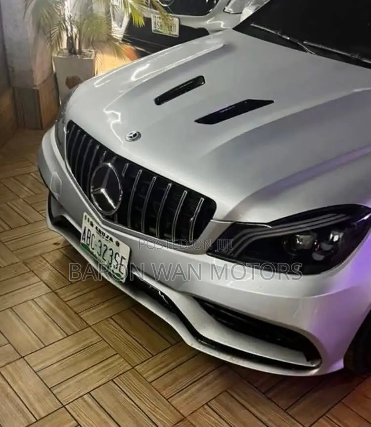 C250/C300 Amg Bonnet Available