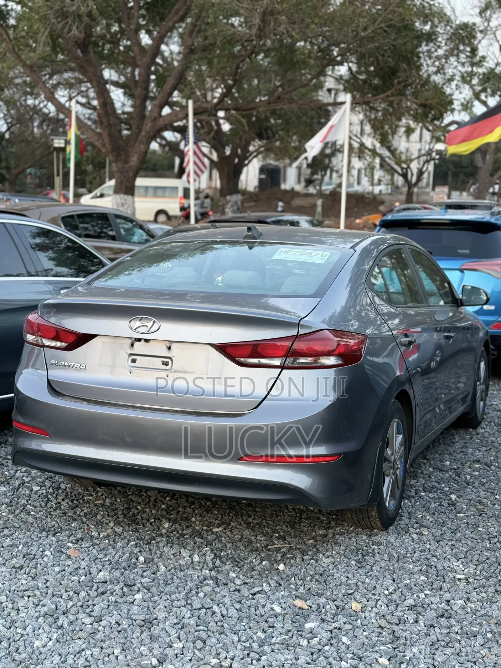 Hyundai Elantra SE Sedan FWD (2.0L 4cyl 6M) 2017 Gray