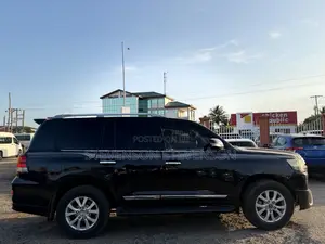 Toyota Land Cruiser 4.5 V8 VXR 2019 White