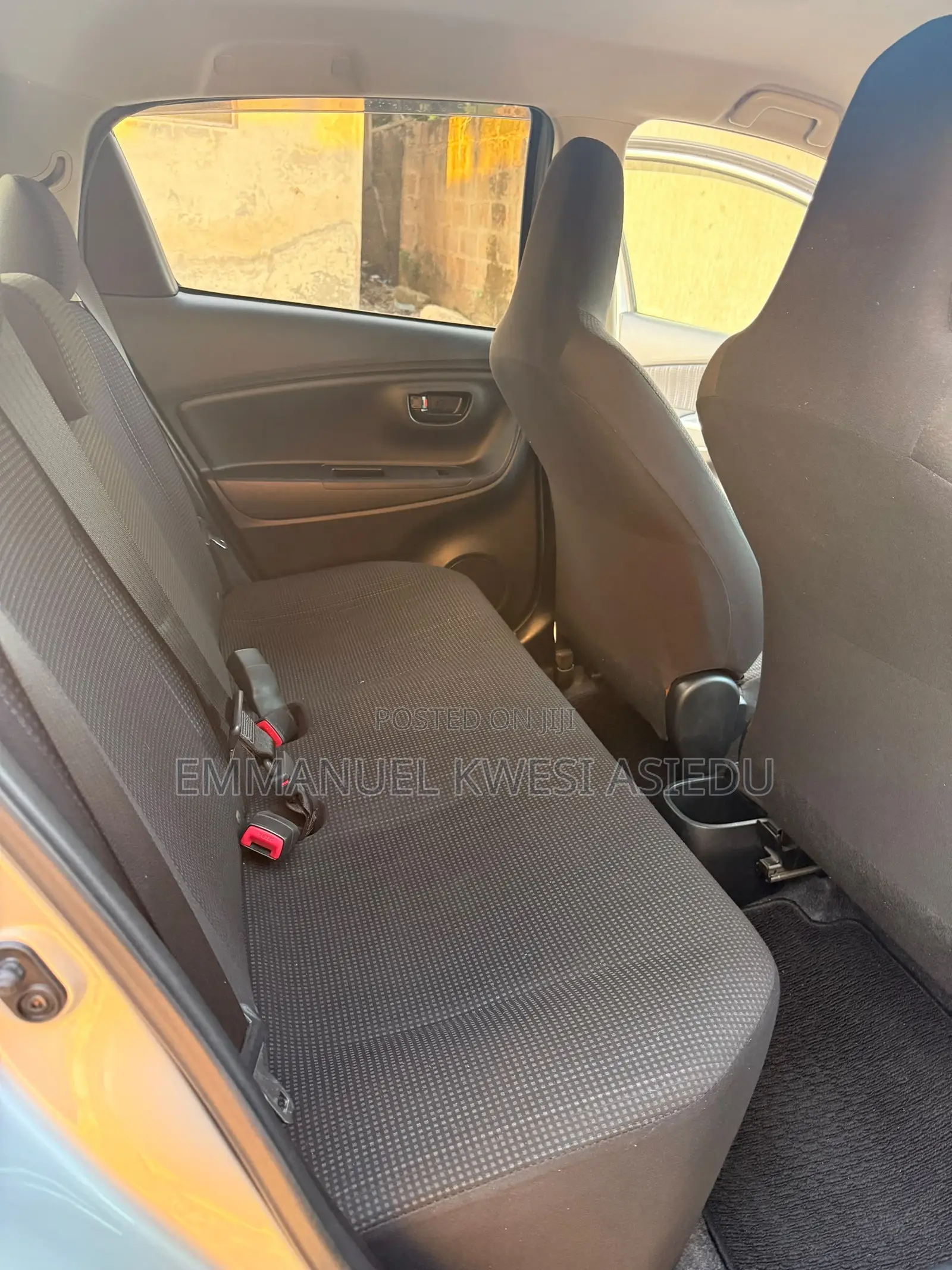 Toyota Vitz 1.3 AWD 5dr 2017 Gray