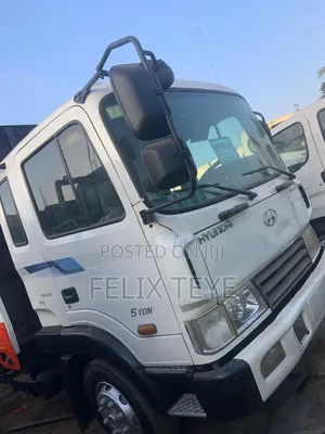 Hyundai 5Ton Double Axles 8 Holes