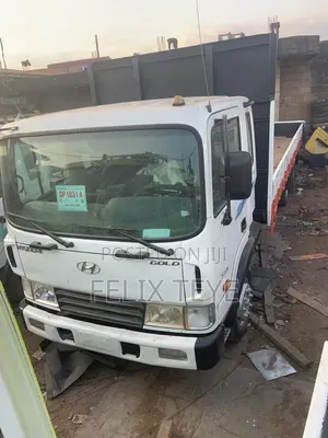 Hyundai 5Ton Double Axles 8 Holes