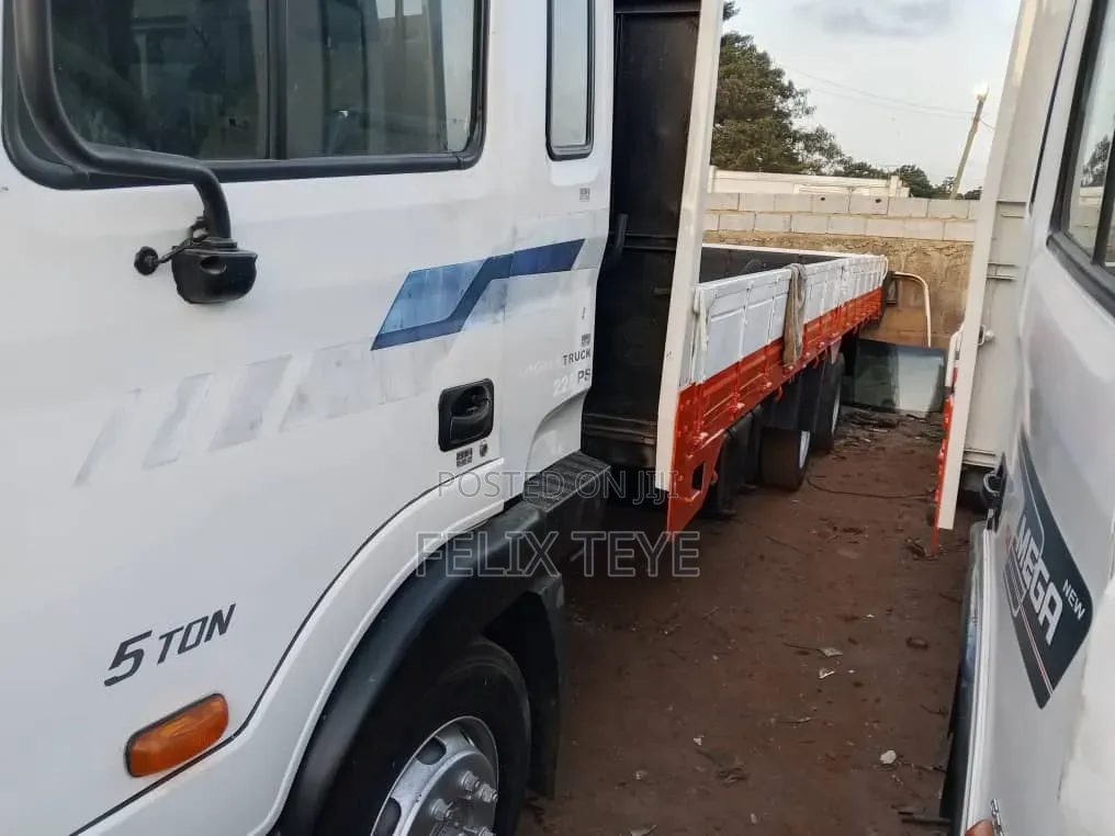 Hyundai 5Ton Double Axles 8 Holes