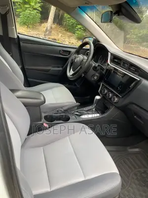 Toyota Corolla 2018 White