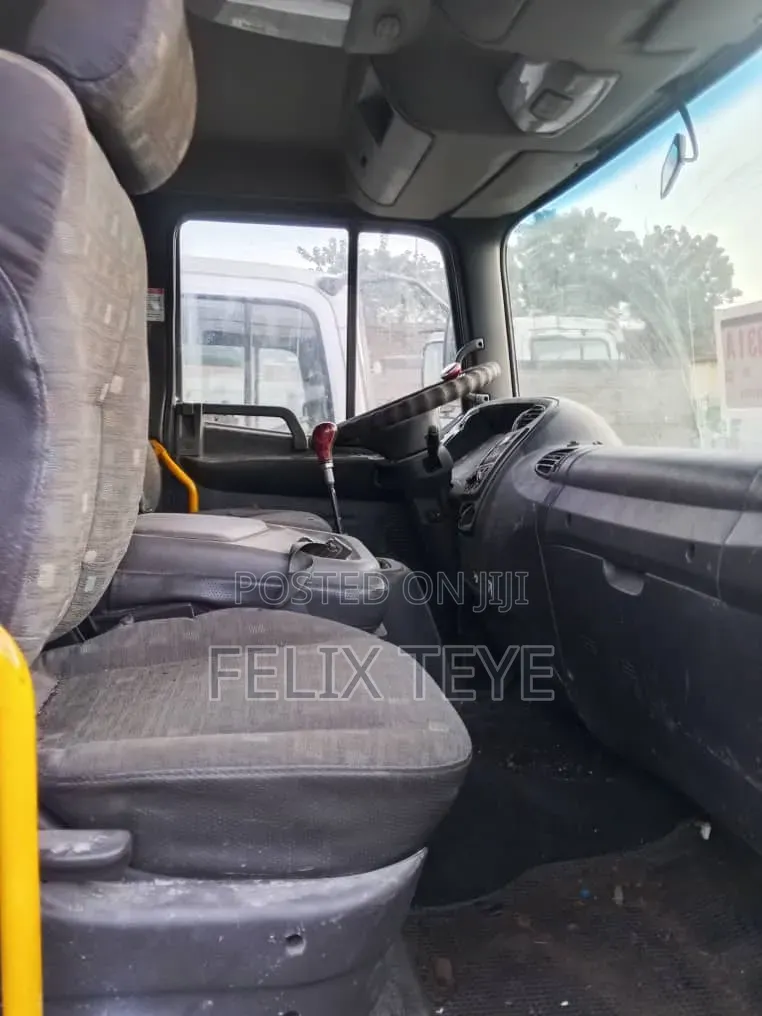 Hyundai 5Ton Double Axles 8 Holes