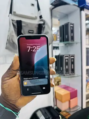 Apple iPhone XR 64 GB White