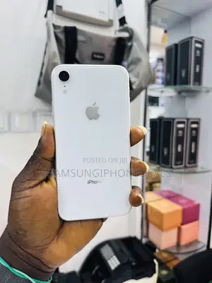Apple iPhone XR 64 GB White