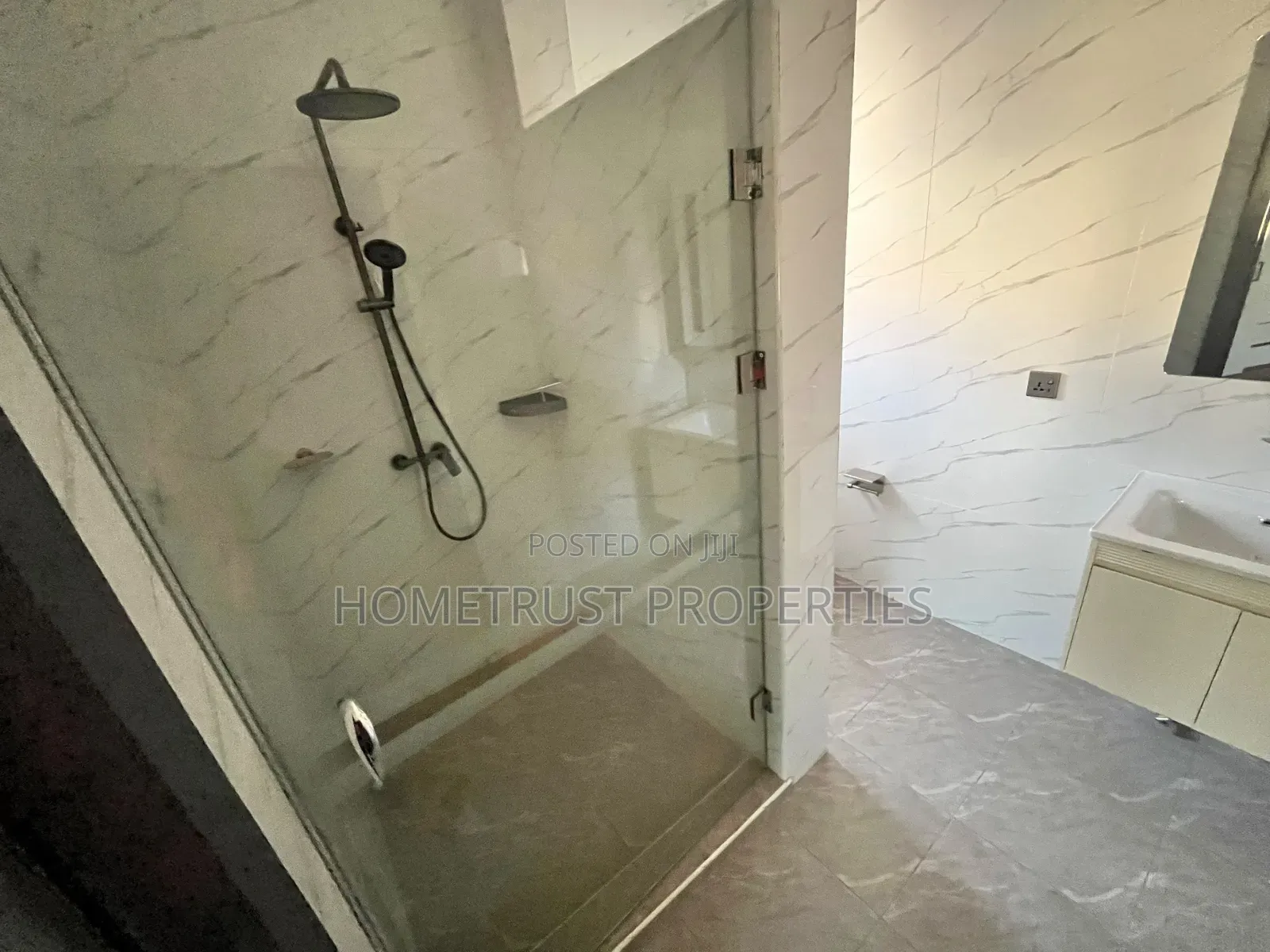 3bdrm Duplex in Adenta Kenkey House, Barrier for sale