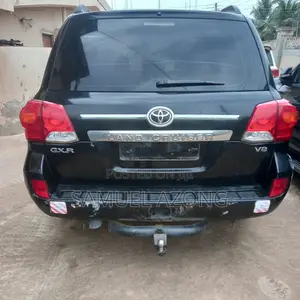 Toyota Land Cruiser 4.5 V8 GX-R 2012 Black