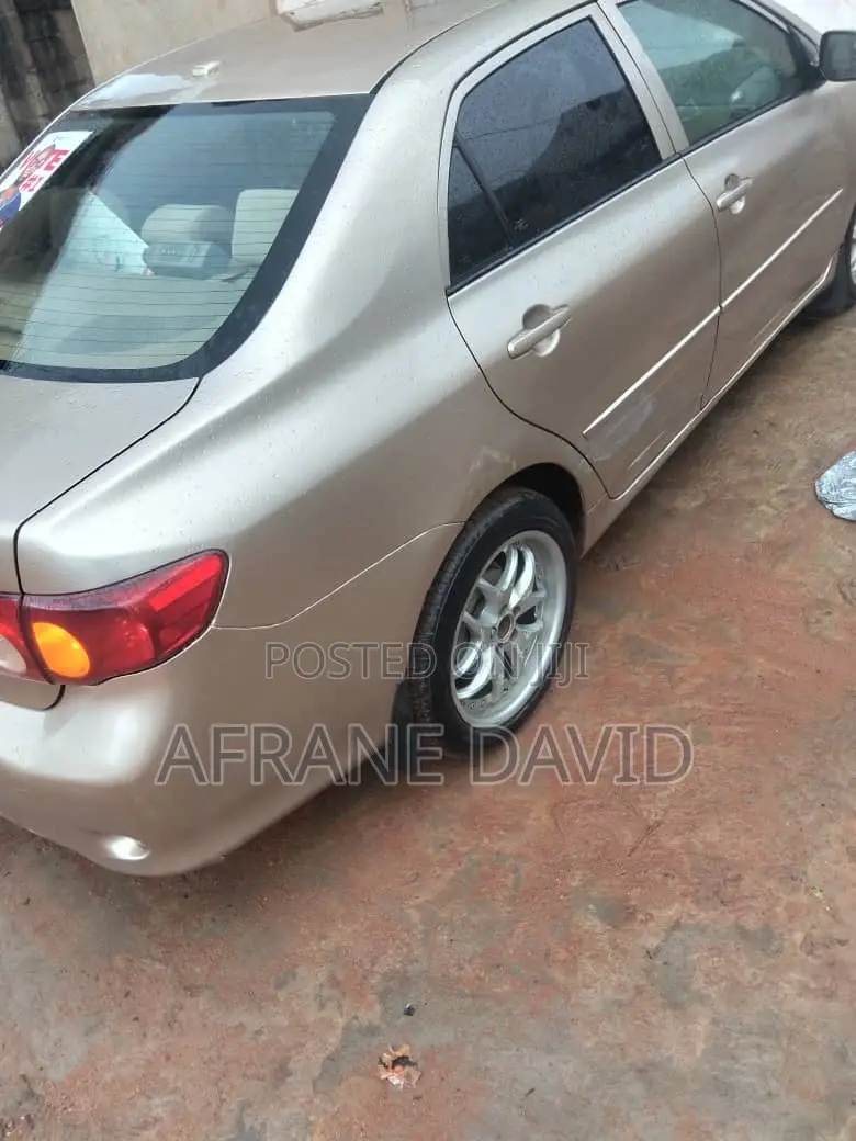 Toyota Corolla 2009 Gold