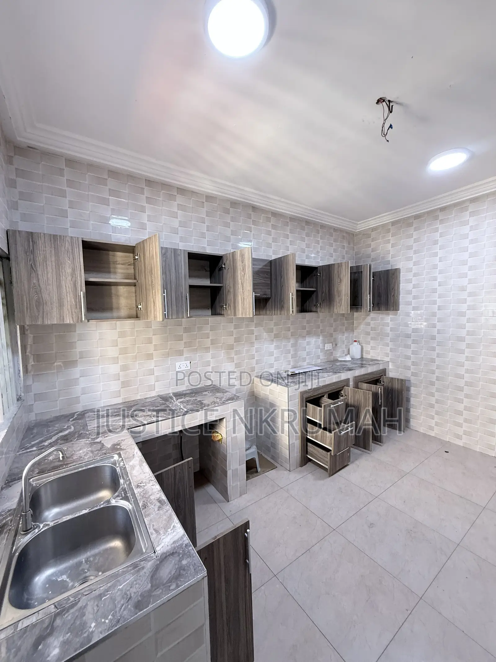 2bdrm Apartment in Mr Justice Estate, Bortiano for rent