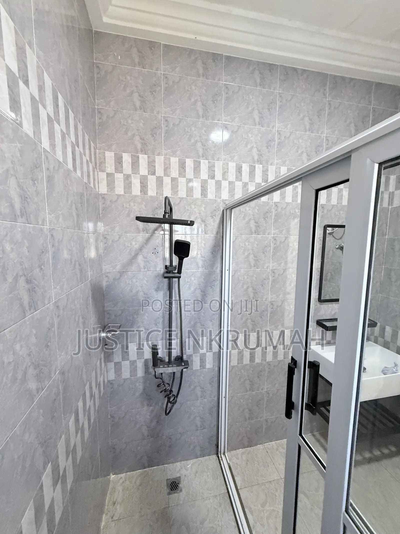 2bdrm Apartment in Mr Justice Estate, Bortiano for rent