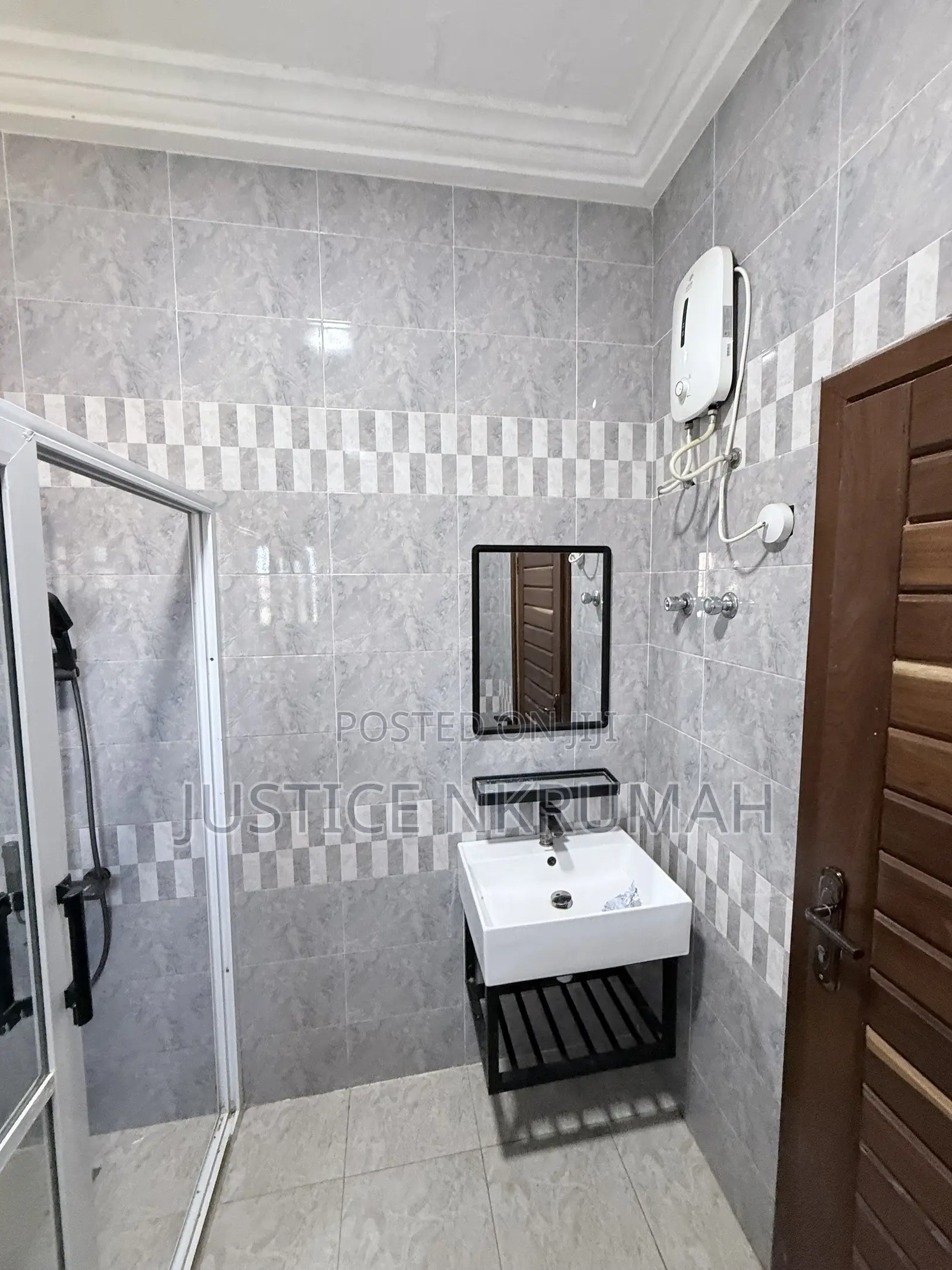 2bdrm Apartment in Mr Justice Estate, Bortiano for rent