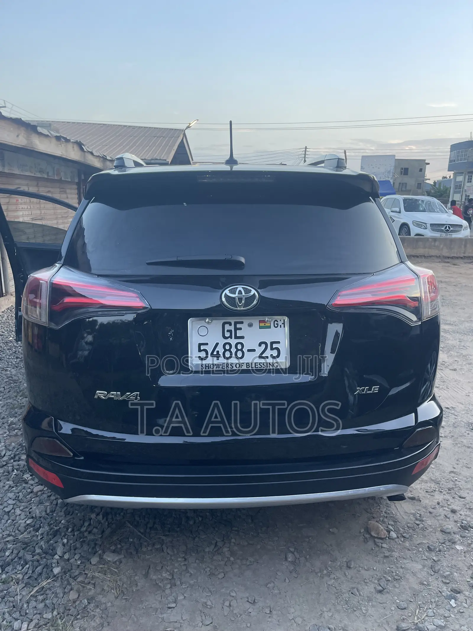Toyota RAV4 XLE AWD (2.5L 4cyl 6A) 2016 Black
