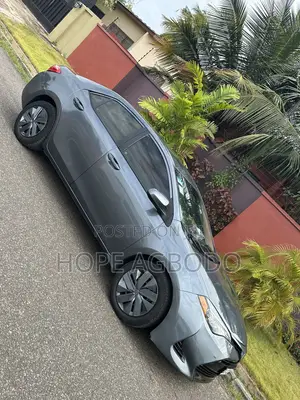 Toyota Corolla LE ECO w/Package 1 4dr Sedan (1.8L 4cyl CVT) 2017 Gray