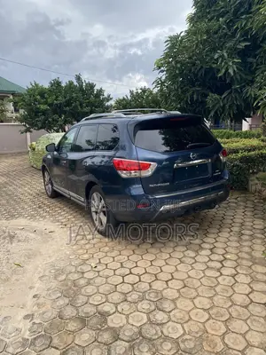 Nissan Pathfinder Platinum 4dr 4x4 (3.5L 6cyl) 2016 Blue
