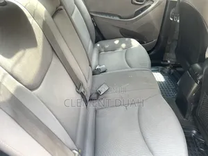Hyundai Elantra SE Sedan FWD (1.8L 4cyl 6A) 2016 White