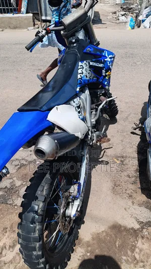 Yamaha 2018 Blue