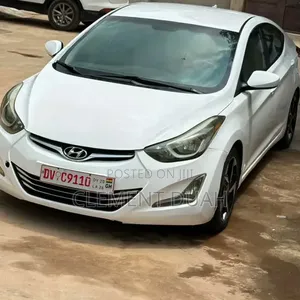 Hyundai Elantra SE Sedan FWD (1.8L 4cyl 6A) 2016 White