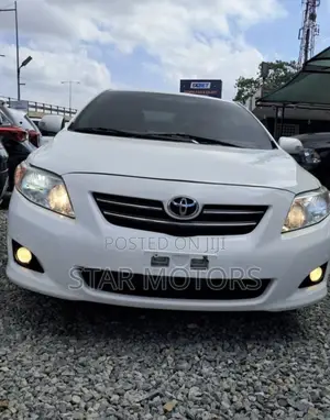 Toyota Corolla Altis 2010 White
