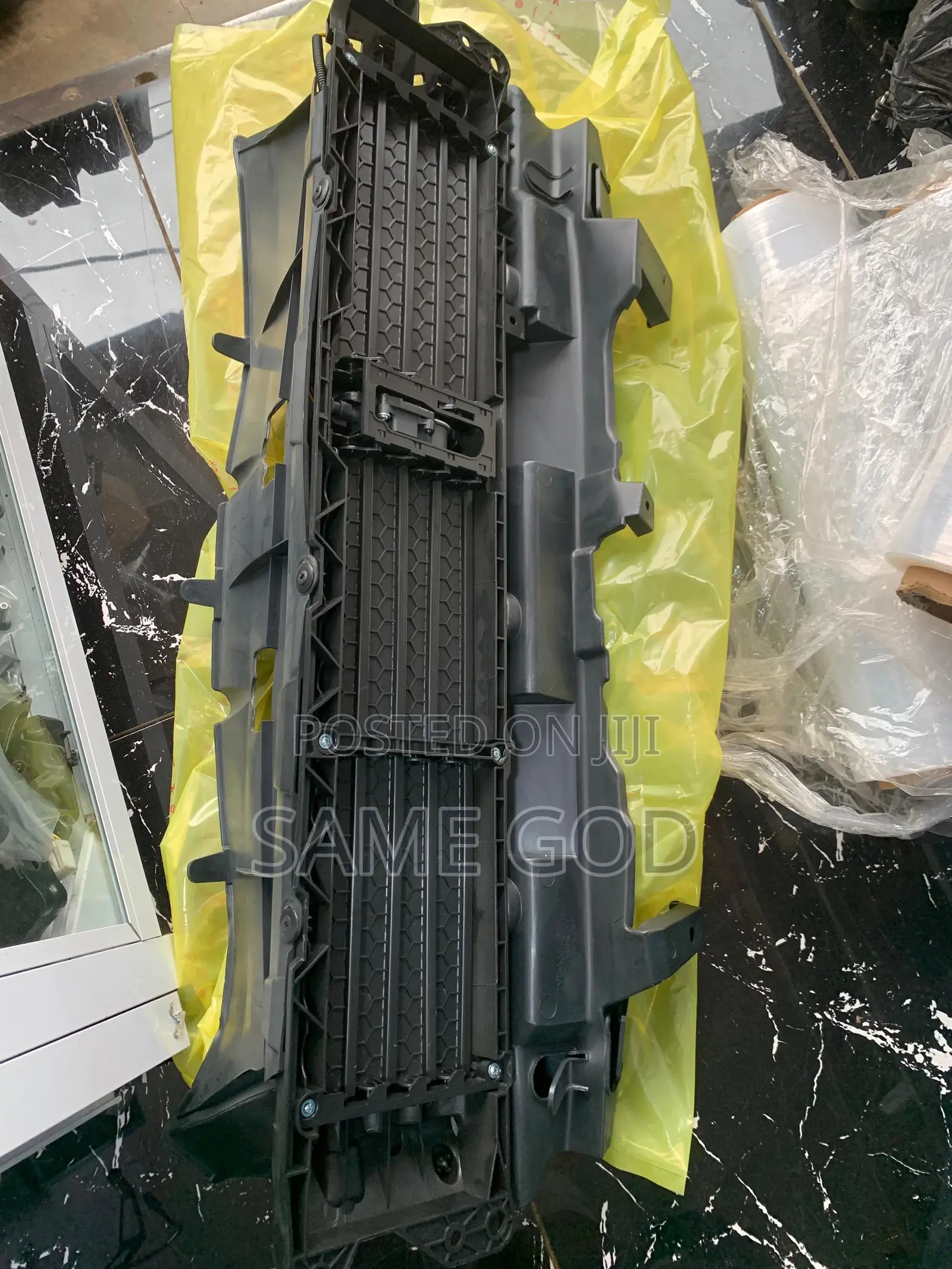 Honda CRV 17-21 Shutter Grille