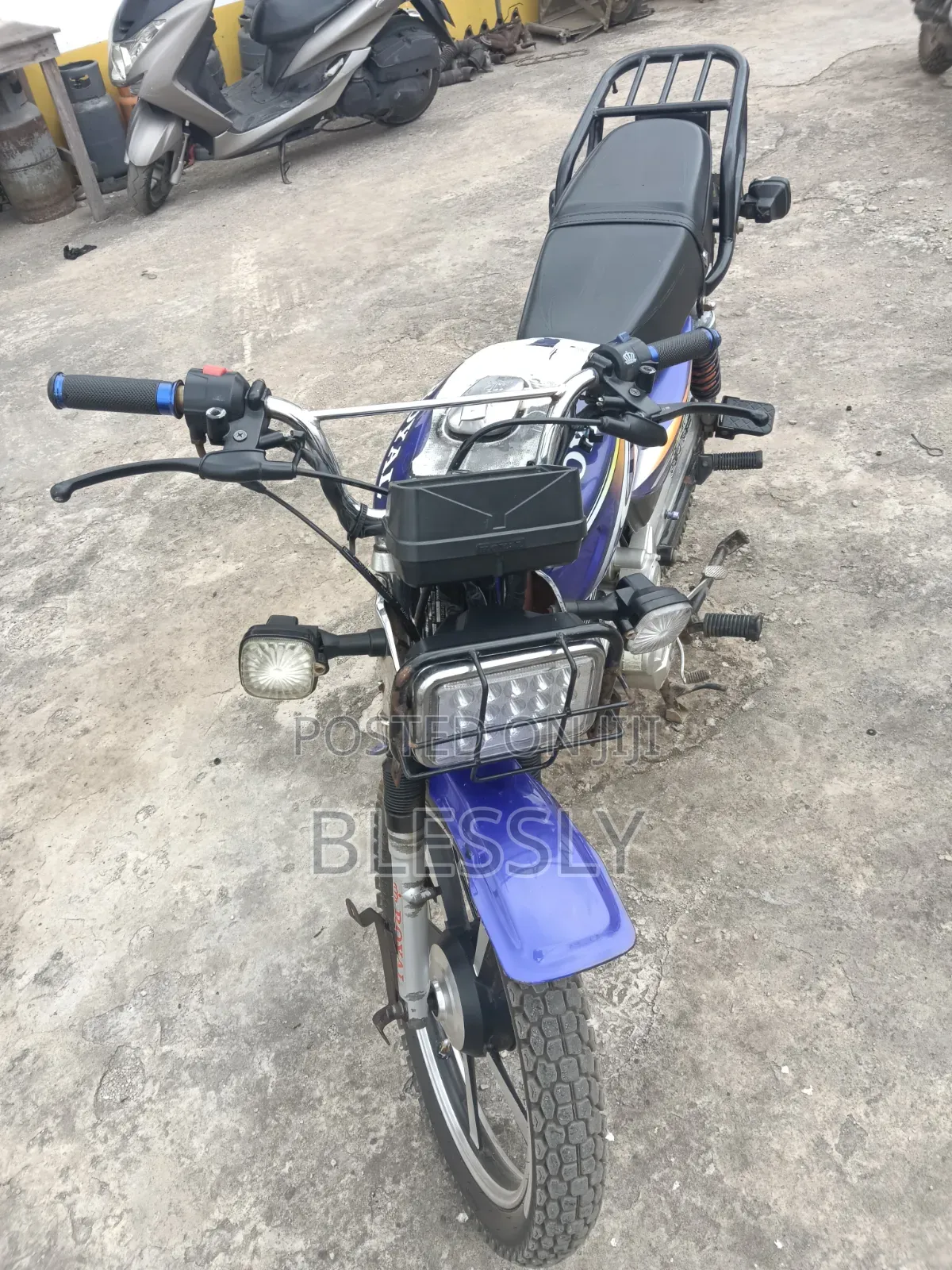 New Royal RY150 2025 Blue