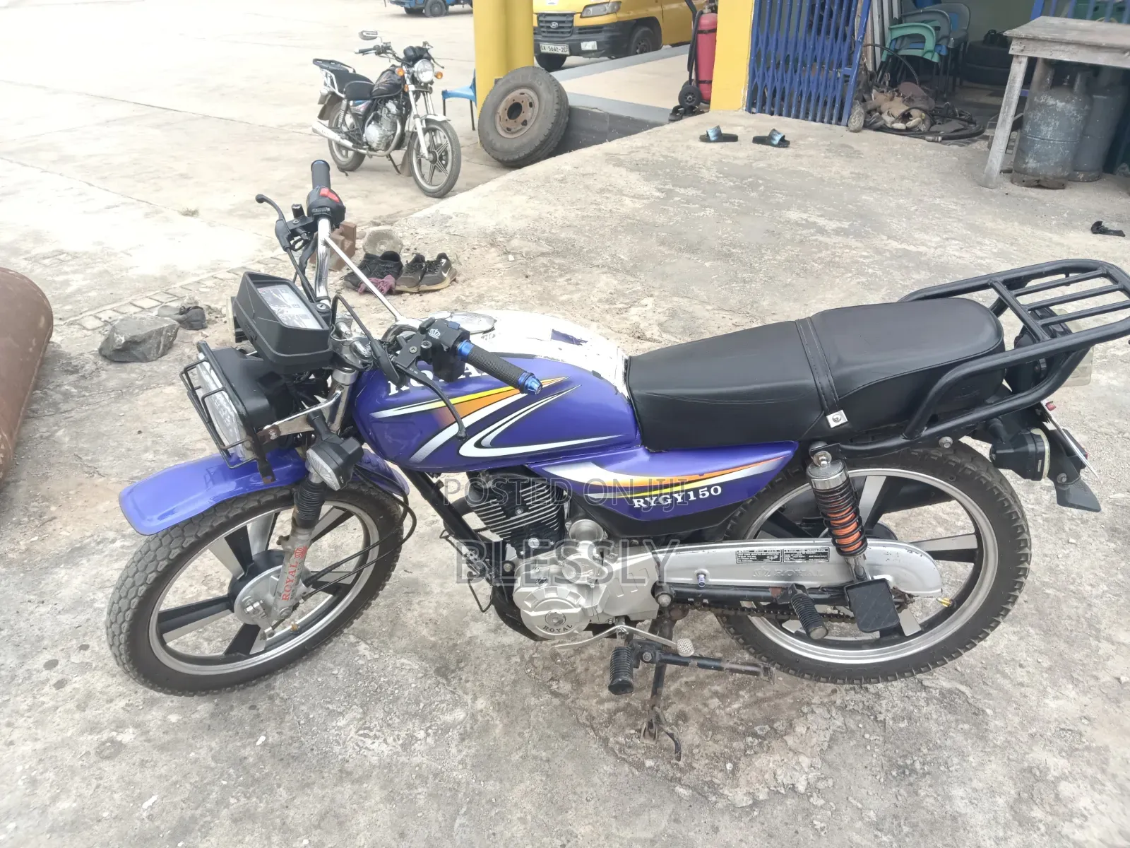 New Royal RY150 2025 Blue