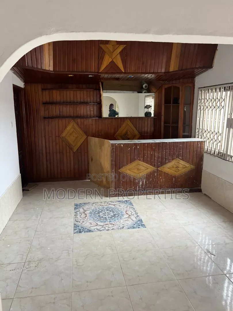 3bdrm House in Modern Properties, GREDA Estate for rent
