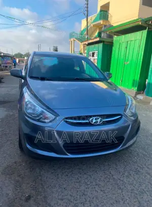 Hyundai Accent SE Hatchback 2016 Gray