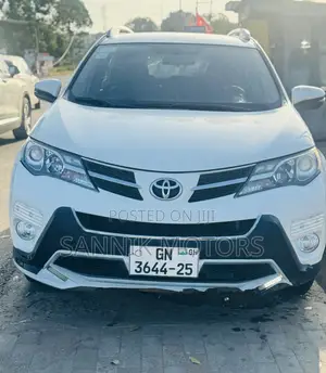 Toyota RAV4 SE AWD (2.5L 4cyl 6A) 2016 White